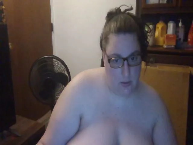 Live sex webcam photo for metalchick420 #273493225