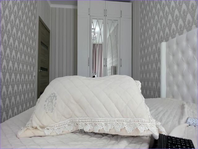 Live sex webcam photo for midzukki_01 #271985036