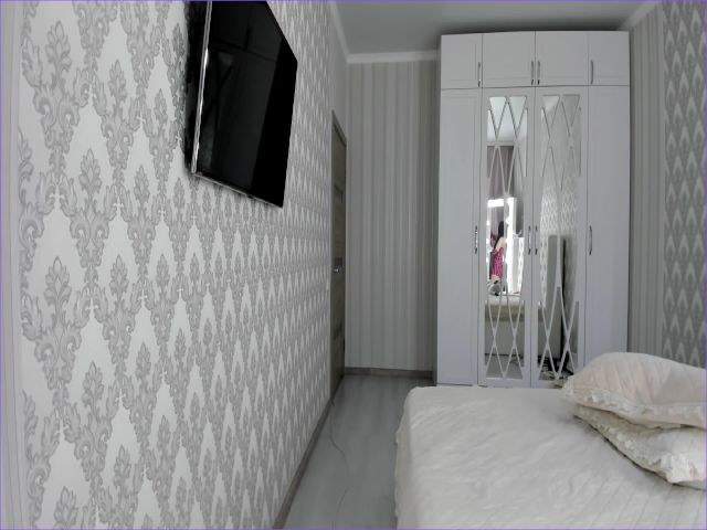 Live sex webcam photo for midzukki_01 #272318754
