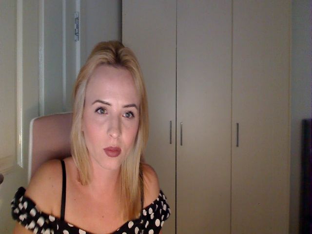 Live sex webcam photo for minniee27xx #273565071