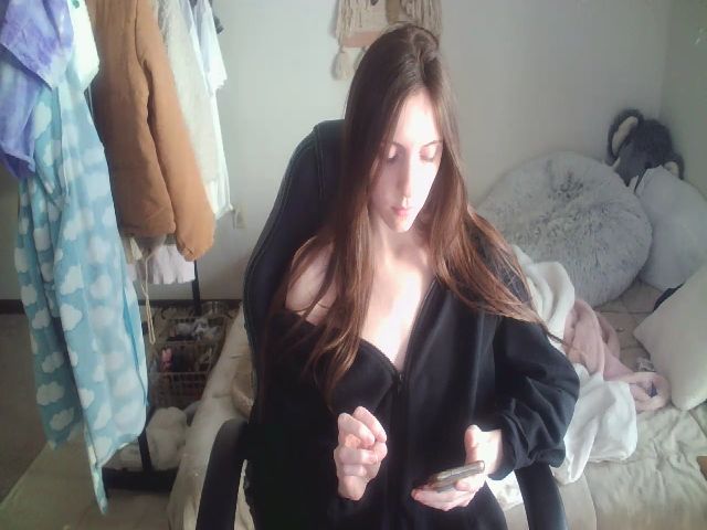 Live sex webcam photo for misiu98 #272557293