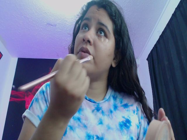 Live sex webcam photo for moanaa_sr #272709284