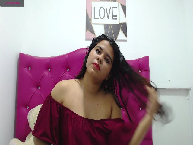 Live sex webcam photo for moanaa_sr #272864699