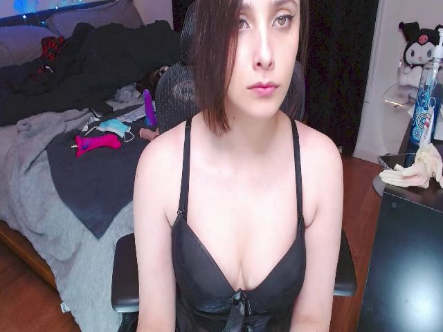 Live sex webcam photo for moonlitfox #272046719