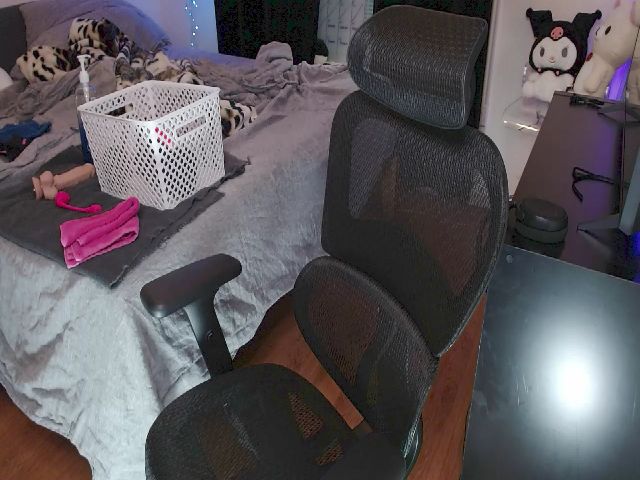 Live sex webcam photo for moonlitfox #272101159