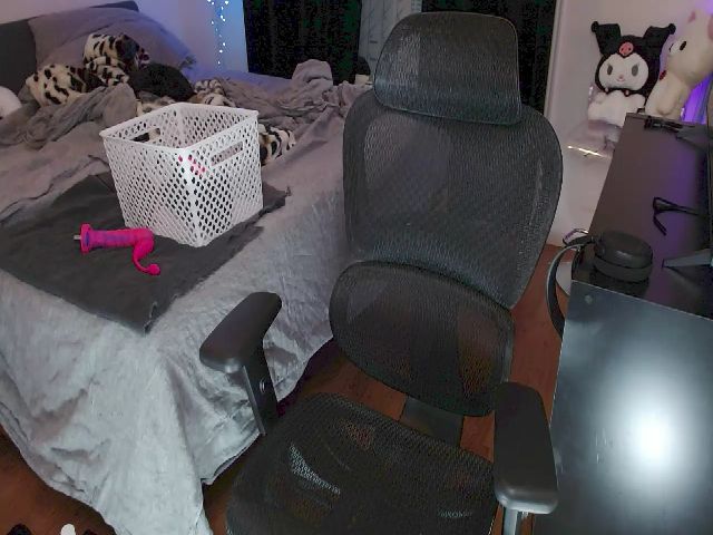 Live sex webcam photo for moonlitfox #272101700