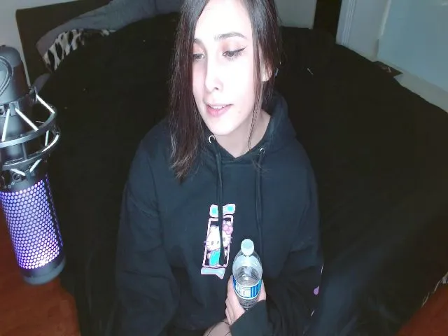 Live sex webcam photo for moonlitfox #274810382