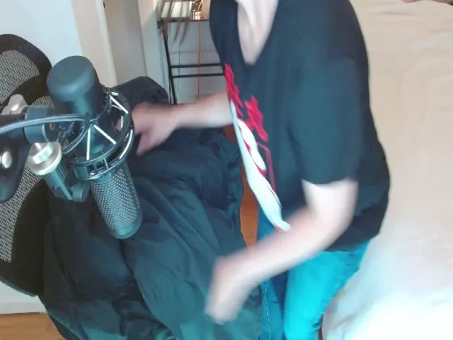 Live sex webcam photo for moonlitfox #275309630