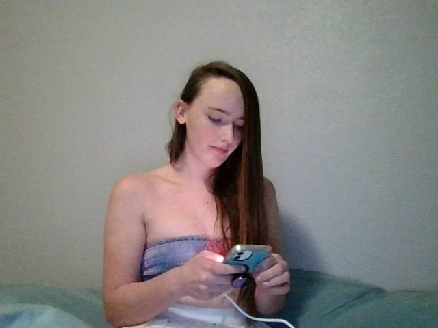 Live sex webcam photo for moonpixie2002 #271879012