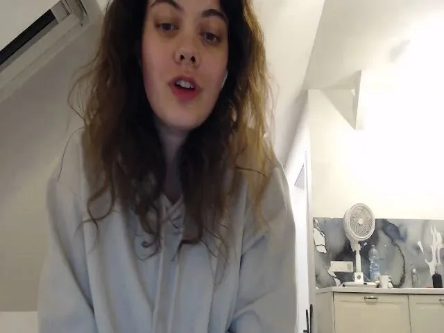 Live sex webcam photo for ocean_eyess_ #287896912