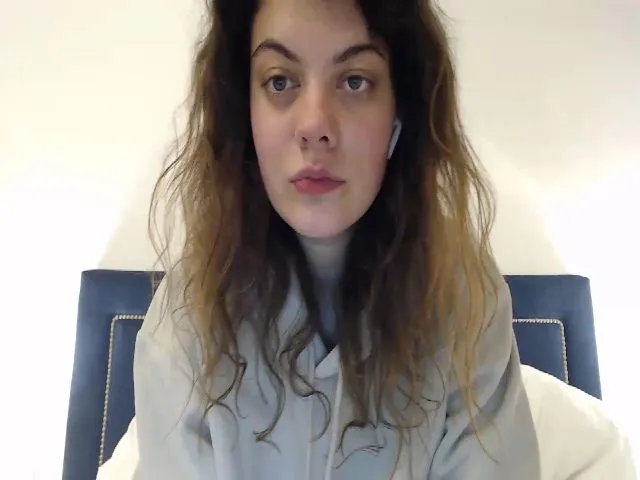 Live sex webcam photo for ocean_eyess_ #287896913