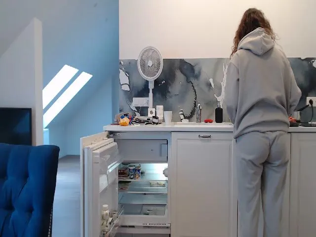 Live sex webcam photo for ocean_eyess_ #287896933