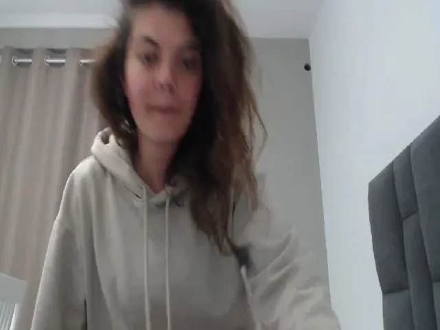 Live sex webcam photo for ocean_eyess_ #287896955