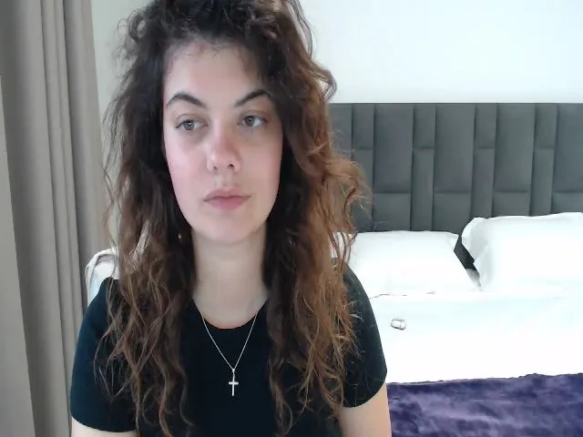 Live sex webcam photo for ocean_eyess_ #287896959