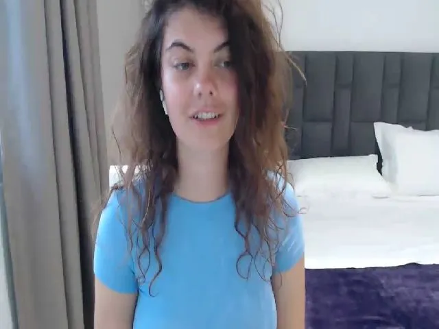 Live sex webcam photo for ocean_eyess_ #287896962