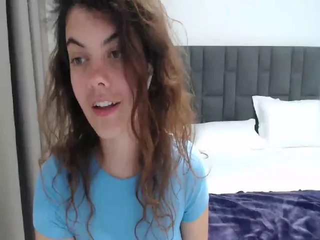 Live sex webcam photo for ocean_eyess_ #287896963