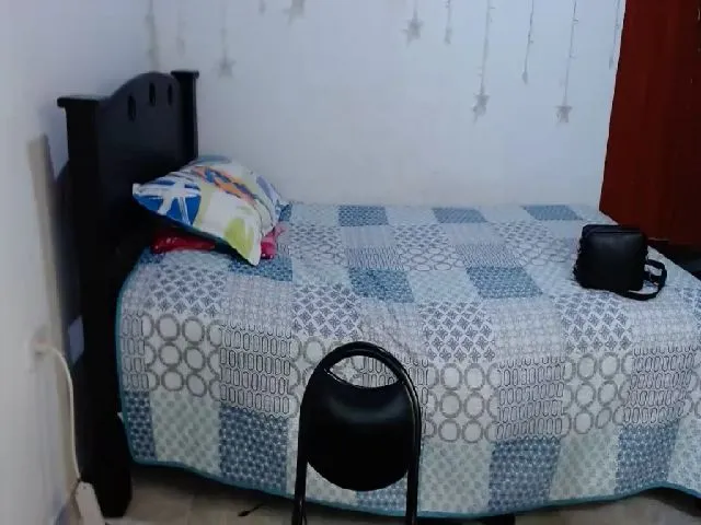 Live sex webcam photo for pamela_hot19 #272454688
