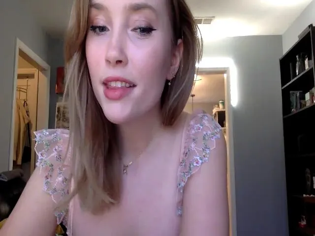 Live sex webcam photo for petal_ #271750029