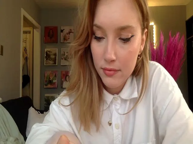 Live sex webcam photo for petal_ #271995678