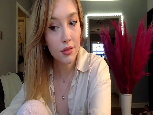 Live sex webcam photo for petal_ #272056778