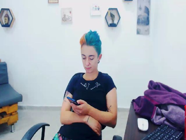 Live sex webcam photo for poison_blue #271947919