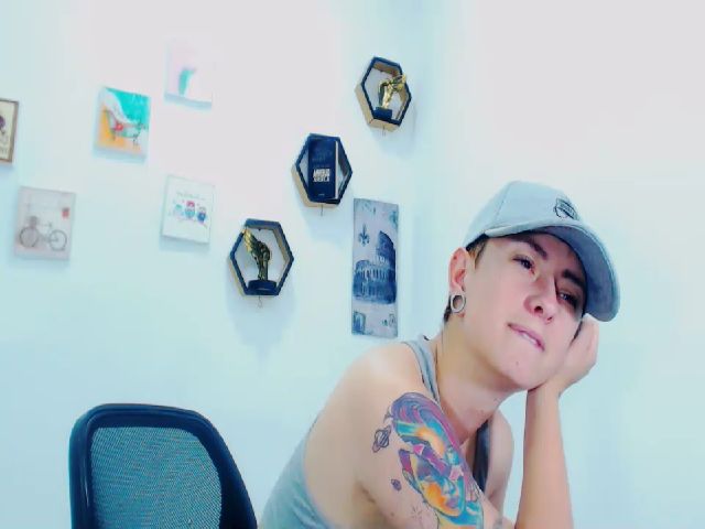 Live sex webcam photo for poison_blue #272101640