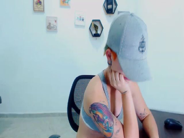 Live sex webcam photo for poison_blue #272196190