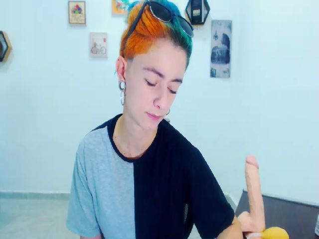 Live sex webcam photo for poison_blue #272331169