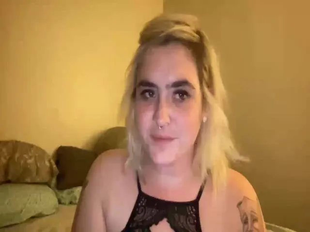 Live sex webcam photo for poppipaige #274300184
