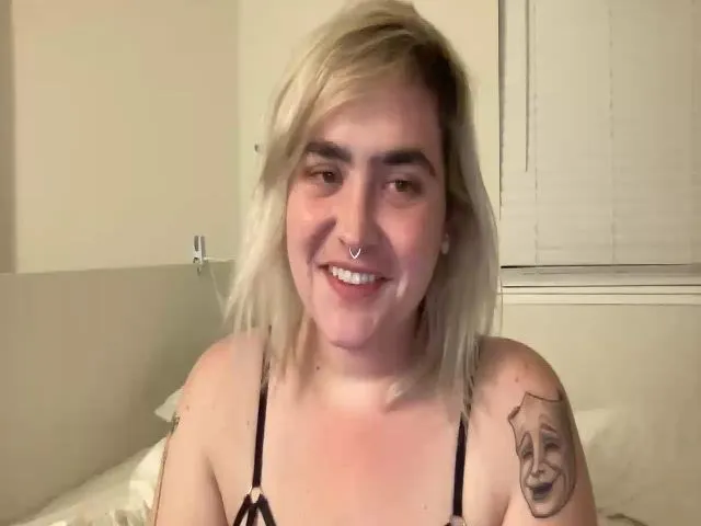 Live sex webcam photo for poppipaige #274361079