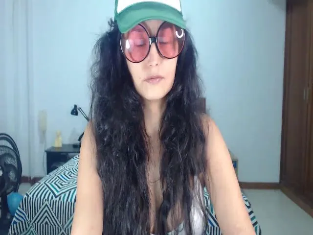 Live sex webcam photo for ppaprika #272612369