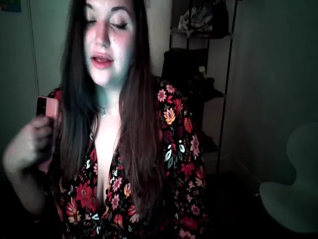 Live sex webcam photo for r0xyyy #272442377