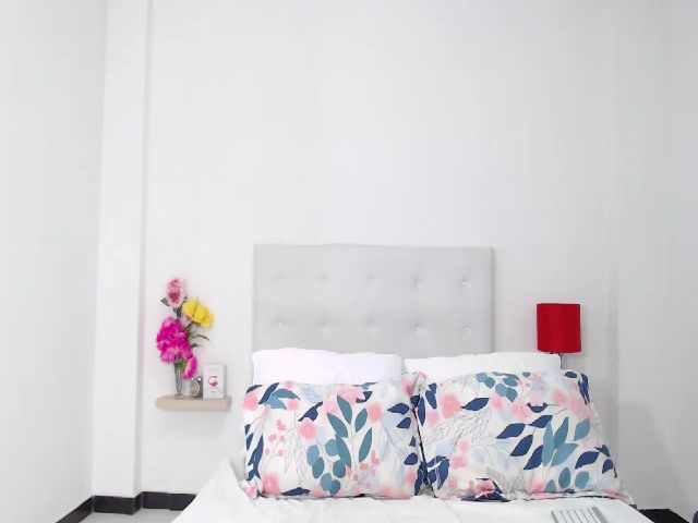 Live sex webcam photo for rachel_petite #274068204