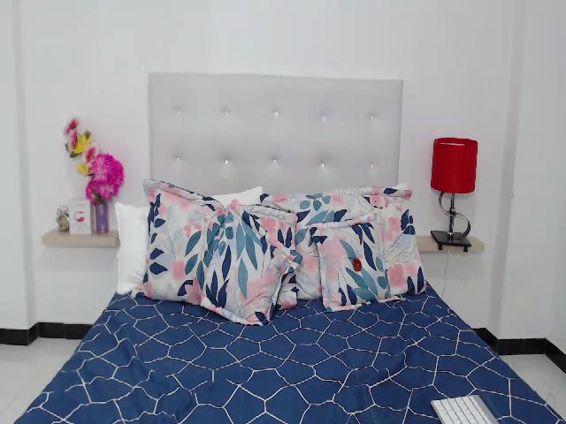 Live sex webcam photo for rachel_petite #274182991