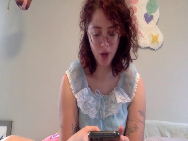 Live sex webcam photo for rainbowemily #271829936