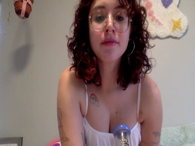 Live sex webcam photo for rainbowemily #271936588