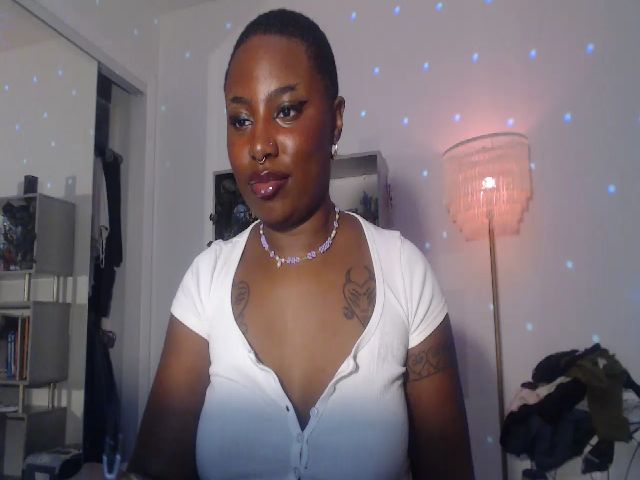 Live sex webcam photo for realtomileigh #271799924