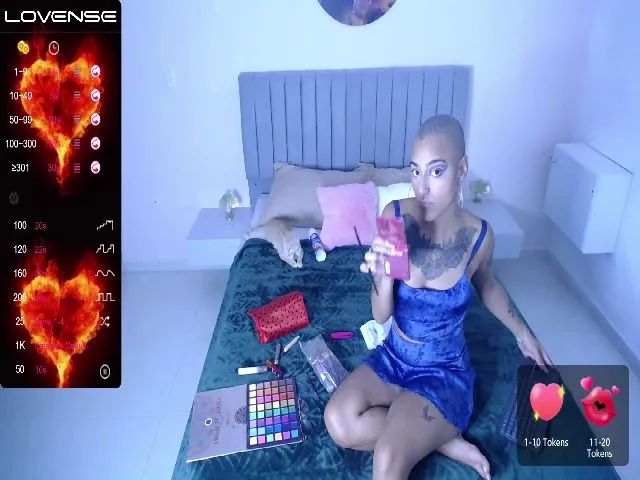 Live sex webcam photo for rosefromhell_ #272603116