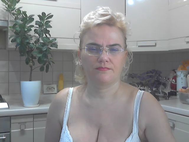 Live sex webcam photo for runa8 #272445750