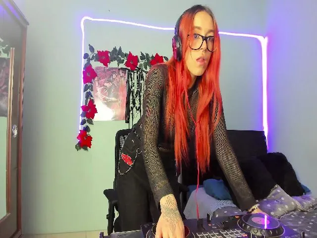 Live sex webcam photo for samantasmithh #274180305