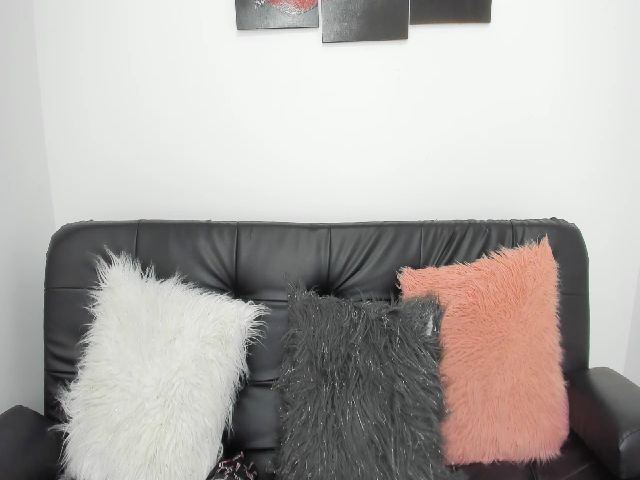 Live sex webcam photo for saracruz1 #273433002