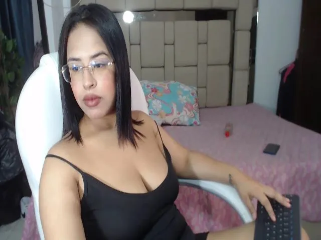 Live sex webcam photo for saray_1 #272859416