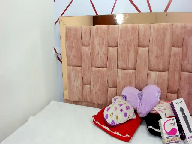 Live sex webcam photo for scarlet_tt #272037911