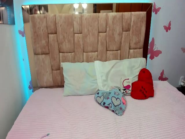 Live sex webcam photo for scarlet_tt #272261246