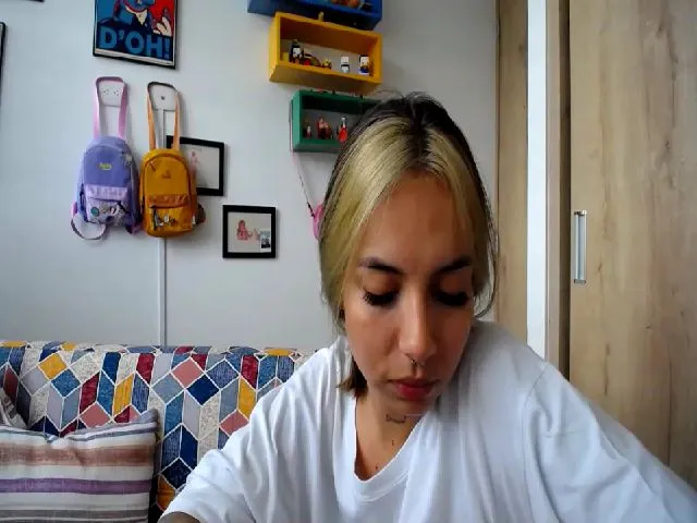 Live sex webcam photo for scarletdoll_ #274108750