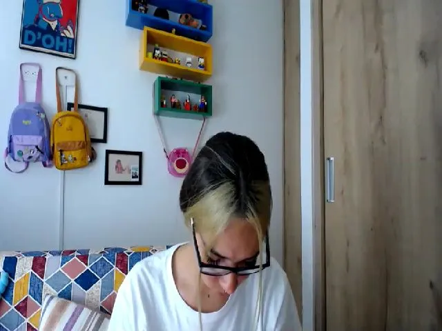 Live sex webcam photo for scarletdoll_ #274141507