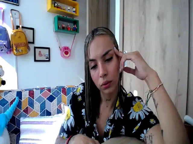 Live sex webcam photo for scarletdoll_ #274160378