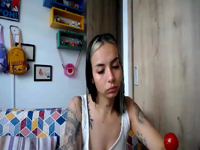 Live sex webcam photo for scarletdoll_ #274262420