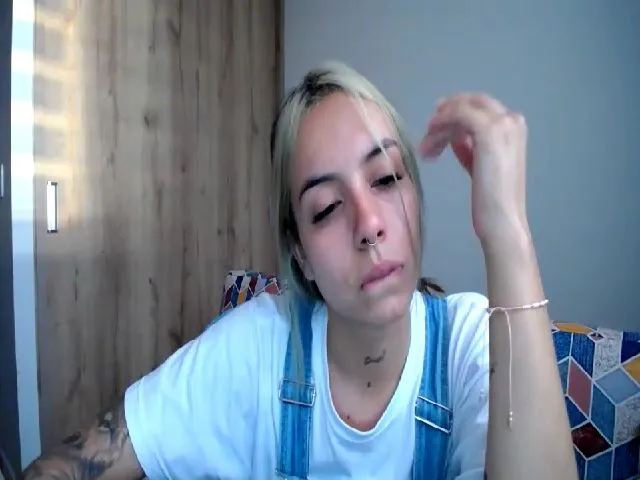 Live sex webcam photo for scarletdoll_ #274274320