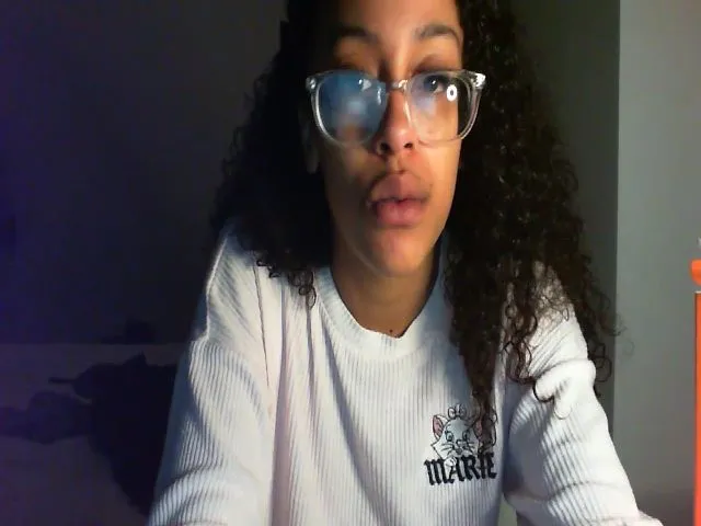 Live sex webcam photo for selenakiss7 #274596768